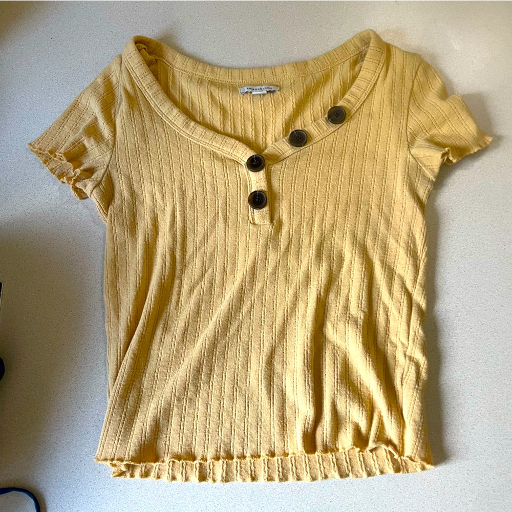 Cute yellow top